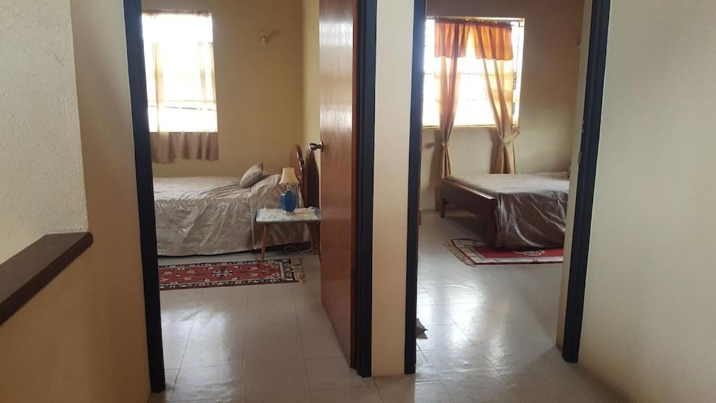 Donamae 2 Story Barbados House Villa บริดจ์ทาวน์ ภายนอก รูปภาพ
