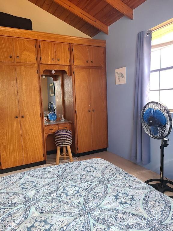 Donamae 2 Story Barbados House Villa บริดจ์ทาวน์ ภายนอก รูปภาพ