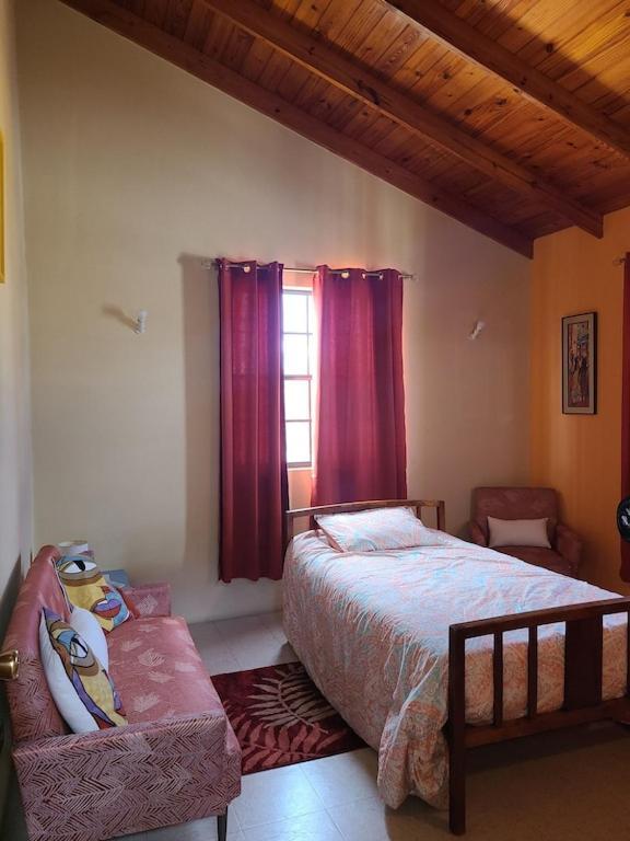 Donamae 2 Story Barbados House Villa บริดจ์ทาวน์ ภายนอก รูปภาพ