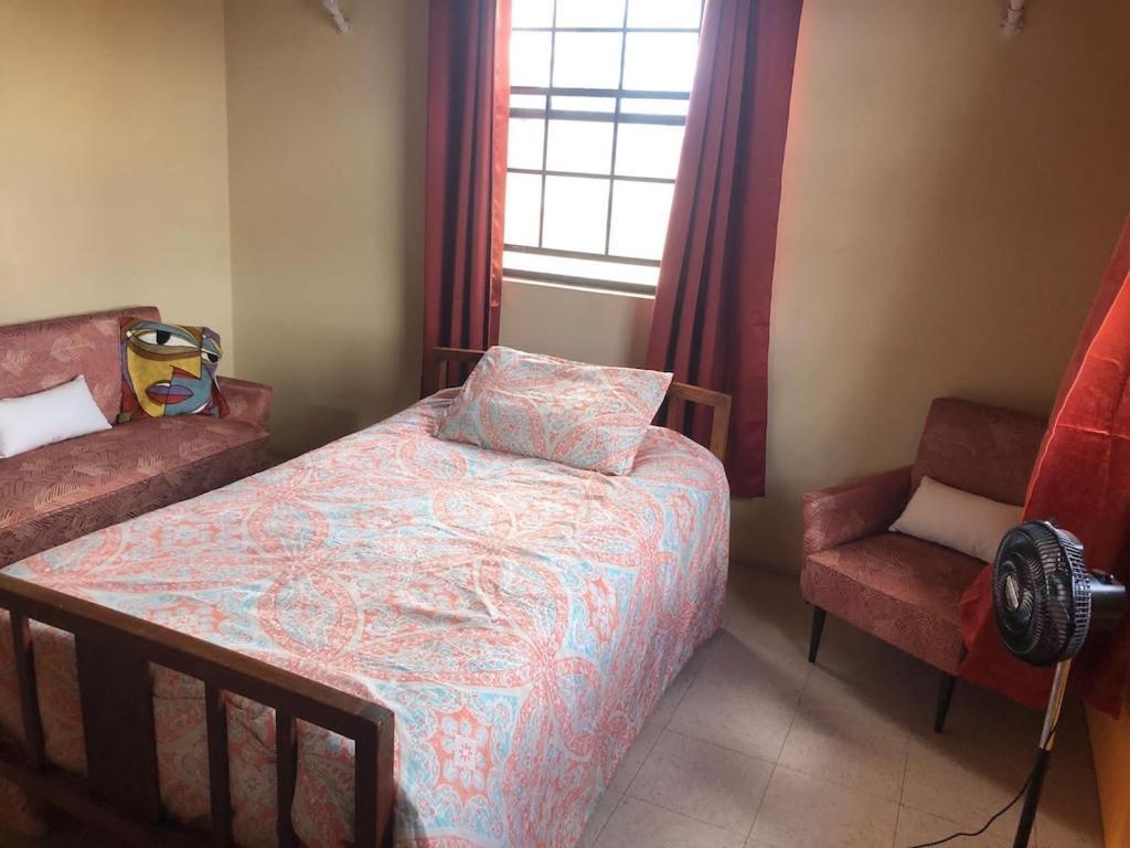 Donamae 2 Story Barbados House Villa บริดจ์ทาวน์ ภายนอก รูปภาพ