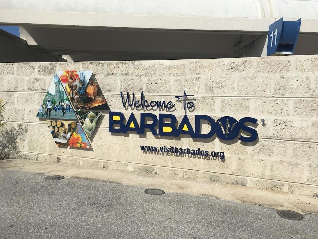 Donamae 2 Story Barbados House Villa บริดจ์ทาวน์ ภายนอก รูปภาพ